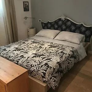 Alloggio in famiglia Con Bagno Privato E Parcheggio, Lucca